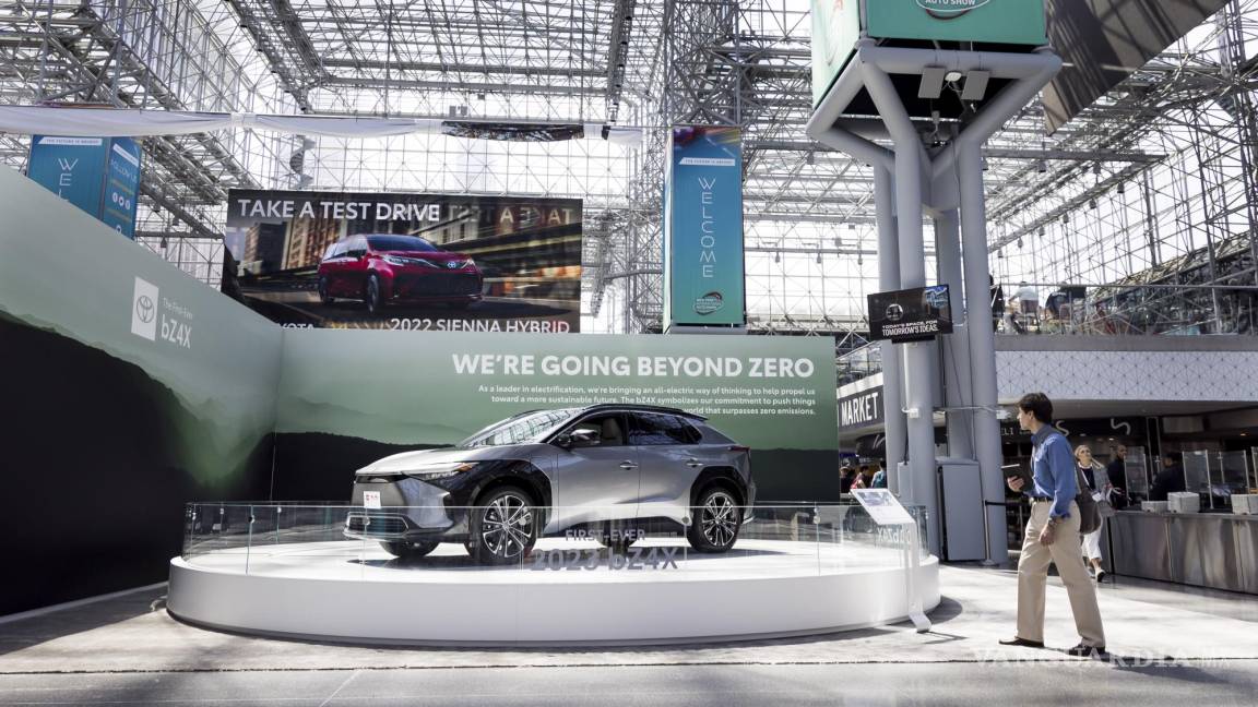 Toyota lanza bZ4X, su primer vehículo eléctrico desde 2014