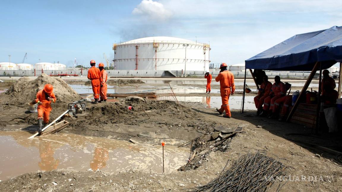 $!Los retrasos en Dos Bocas se han visto enmarcados por los constantes encharcamientos.