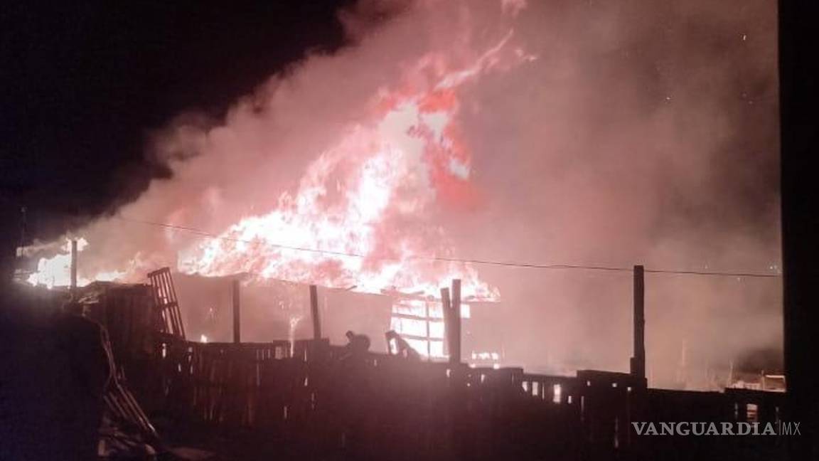 $!El tejabán de 10 por 10 metros quedó totalmente destruido por el incendio.