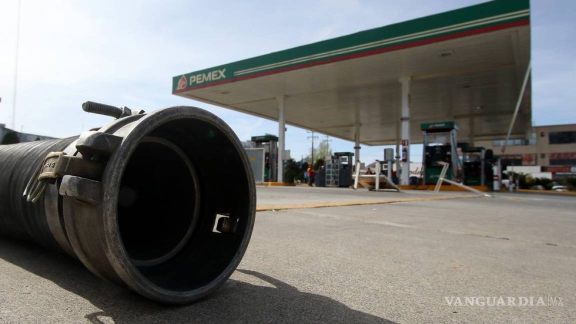 Desabasto de gasolina se debe a un ajuste logístico, insiste Pemex