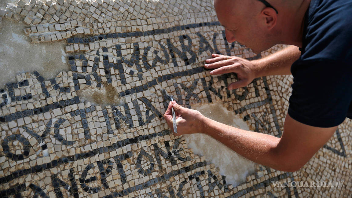 Descubren un mosaico de hace 1,500 años en Israel