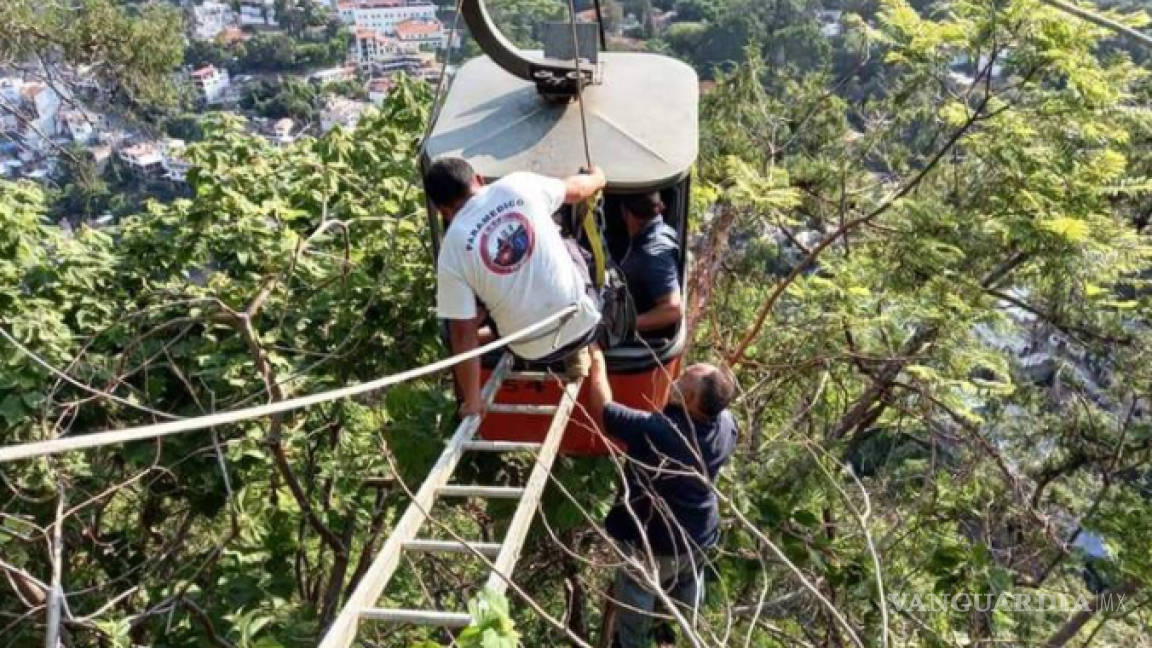 Rescatan a nueve personas tras rompimiento de cable de teleférico de Taxco, Guerrero