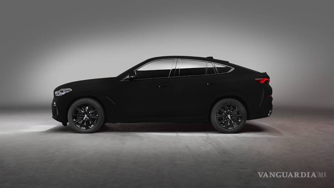$!BMW X6 Vantablack, el auto color negro más oscuro del mundo