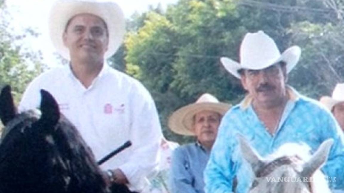 Exgobernador de Nayarit reaparece en redes en foto con Joan Sebastian