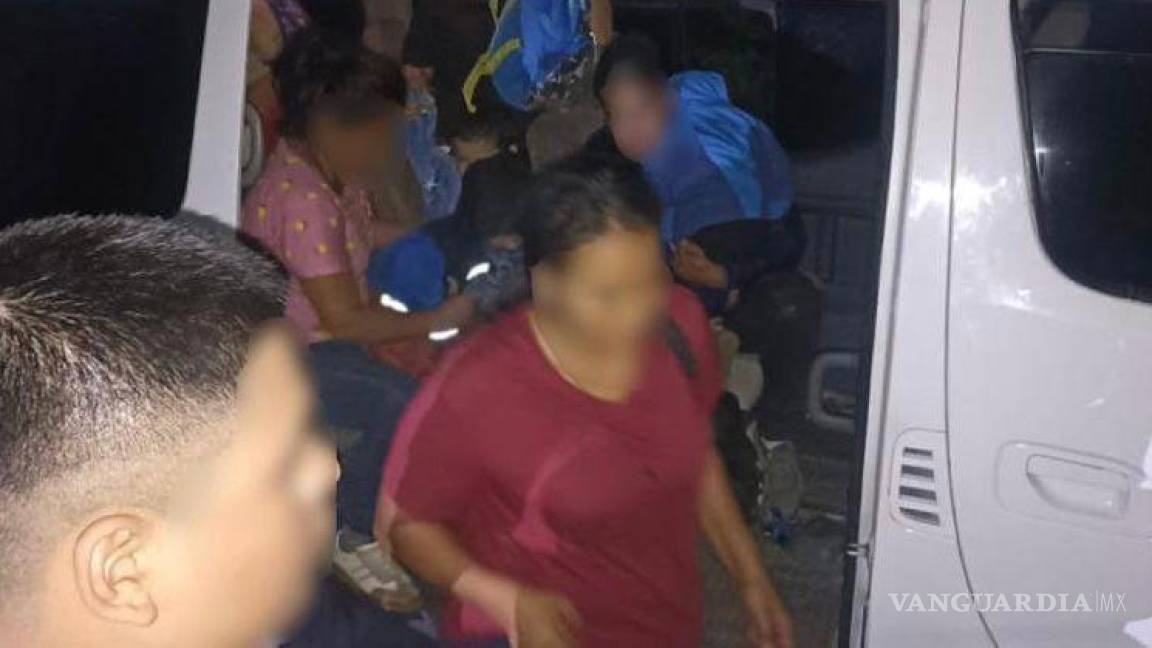 Rescatan elementos de Fuerza Civil a 46 migrantes en Cadereyta, Nuevo León