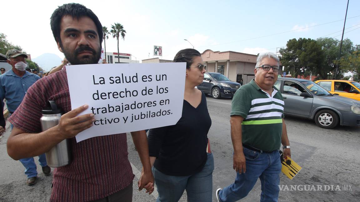 Maestros darán seguimiento a demandas tras protesta por crisis en clínicas del magisterio
