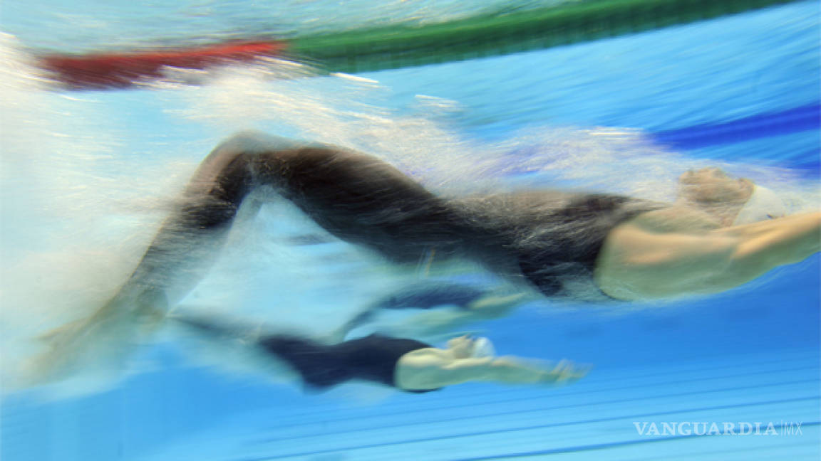 Caen diez récords mundiales en piscina corta