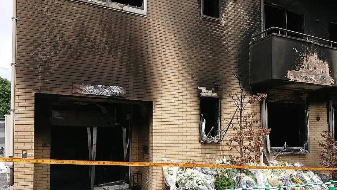 Condenan a muerte a japonés que provocó incendio en estudio de anime, matando a 36 personas