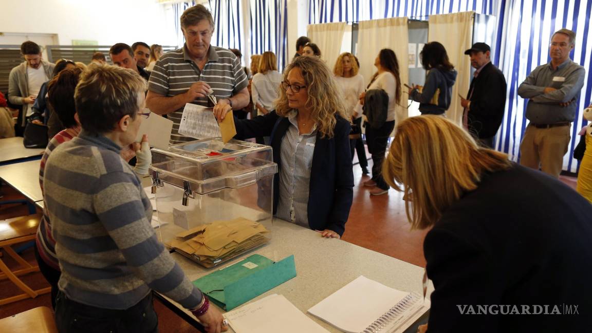 Sin miedo al terrorismo, los franceses votan en unas elecciones &quot;cruciales&quot;
