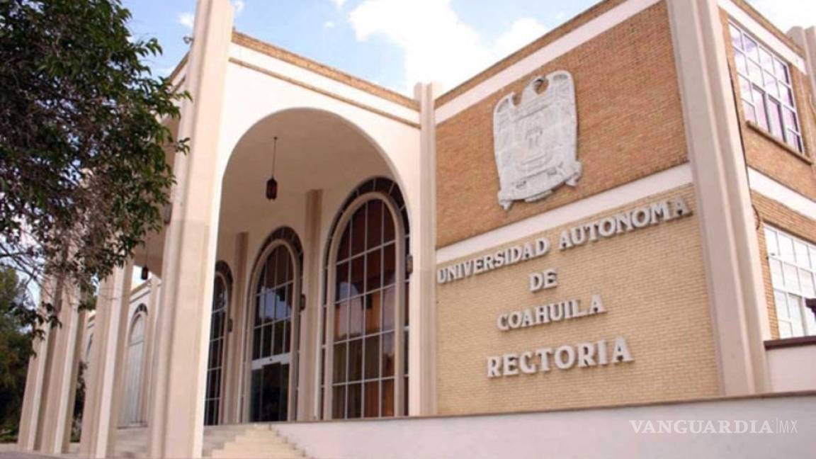 Analiza Universidad Autónoma de Coahuila sancionar a directora de Facultad por organizar multitudinaria graduación