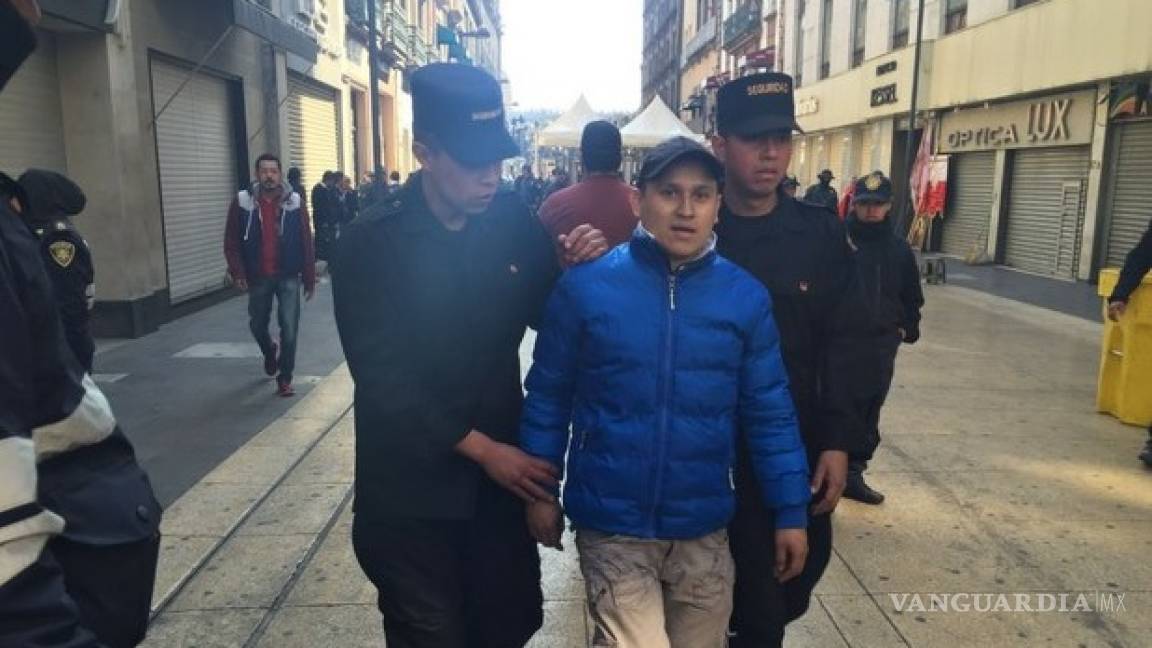 Detienen a hombre que amenazó con detonar bomba en la ciudad de México