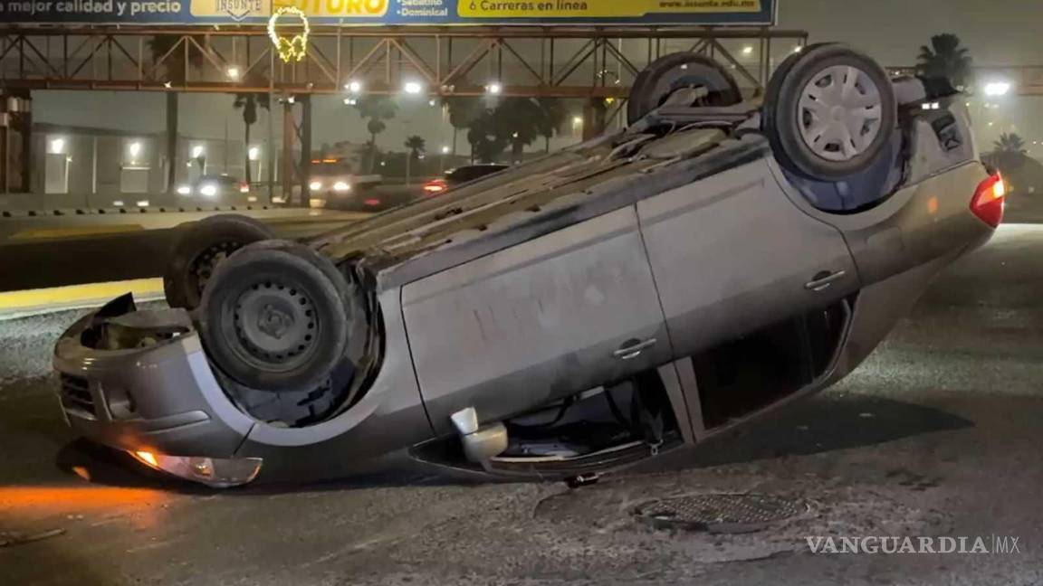 $!Elementos de Tránsito Municipal atendieron el accidente y tomaron conocimiento de los daños.