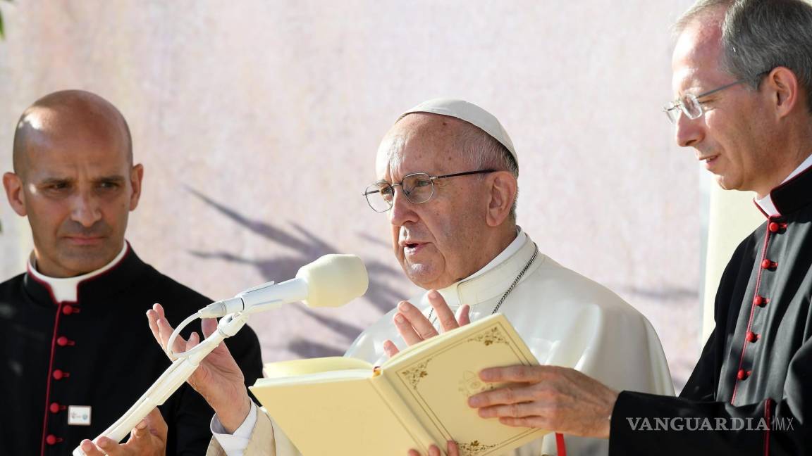 Papa Francisco insta a terroristas a volver a la paz