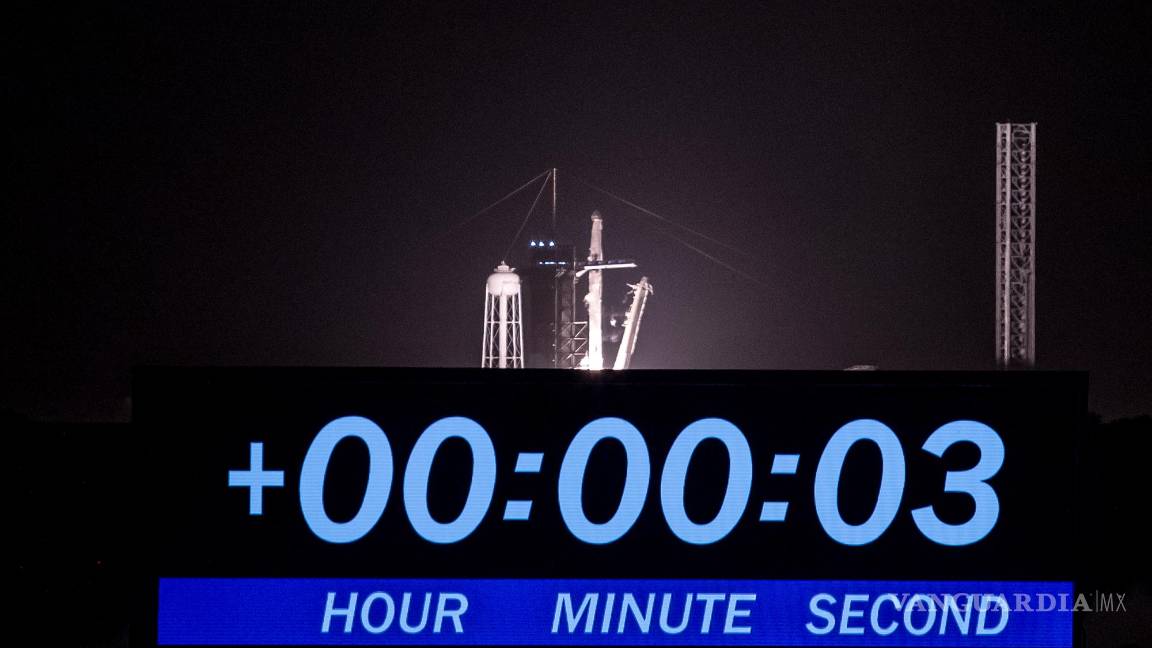 $!La misión SpaceX Crew-7 despega en un cohete Falcon 9 desde el lanzamiento.