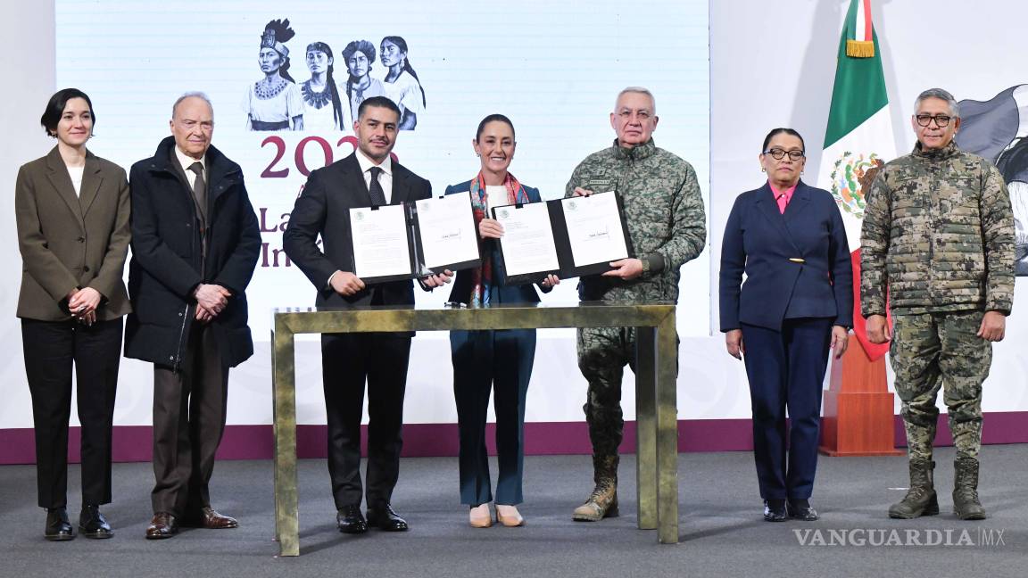 Firma Claudia Sheinbaum iniciativas en materia de seguridad