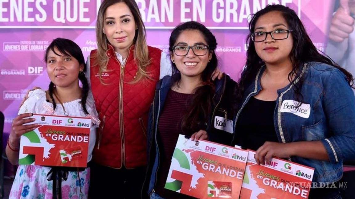 $!Isis Ávila, hija de Eruviel, fortalece su carrera política a través de programas sociales del Edomex