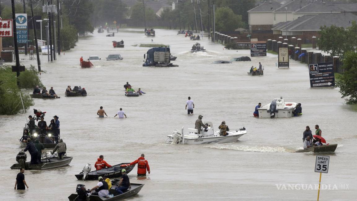 Aumenta a 10 el número de muertos en Texas por ‘Harvey’