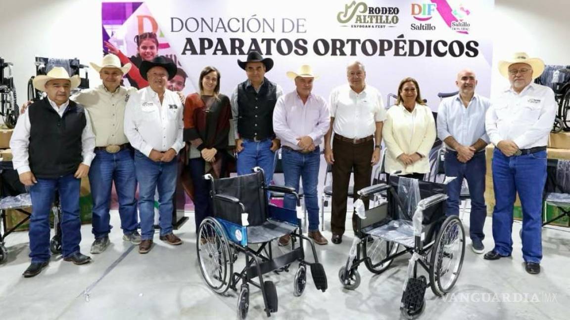 Comité del Rodeo Saltillo dona 60 sillas de ruedas a la ciudad