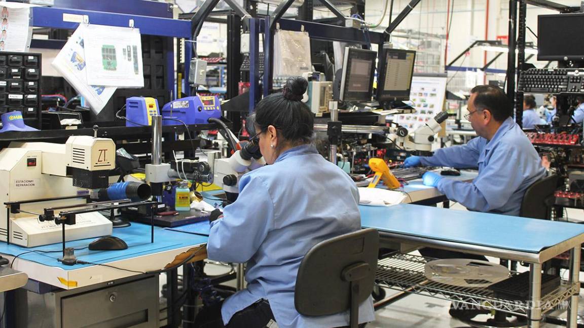 Desacelera empleo en área de manufactura en México