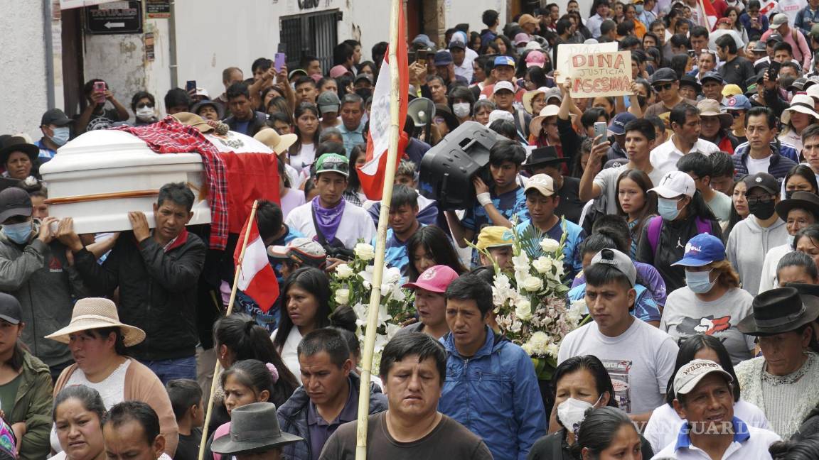 Perú: nueva Presidenta desafía a las protestas: Rechaza dimisión