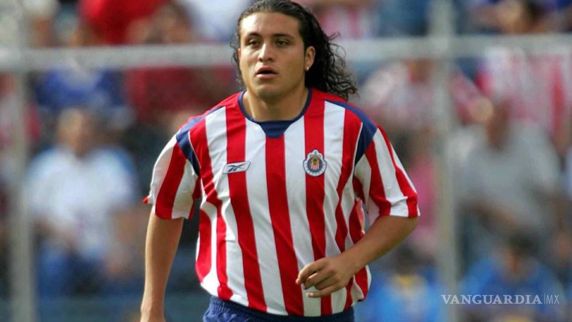 $!Un auténtico guerrero en la cancha es Héctor Reynoso, con fuerza y voluntad hacía temblar a los delanteros.