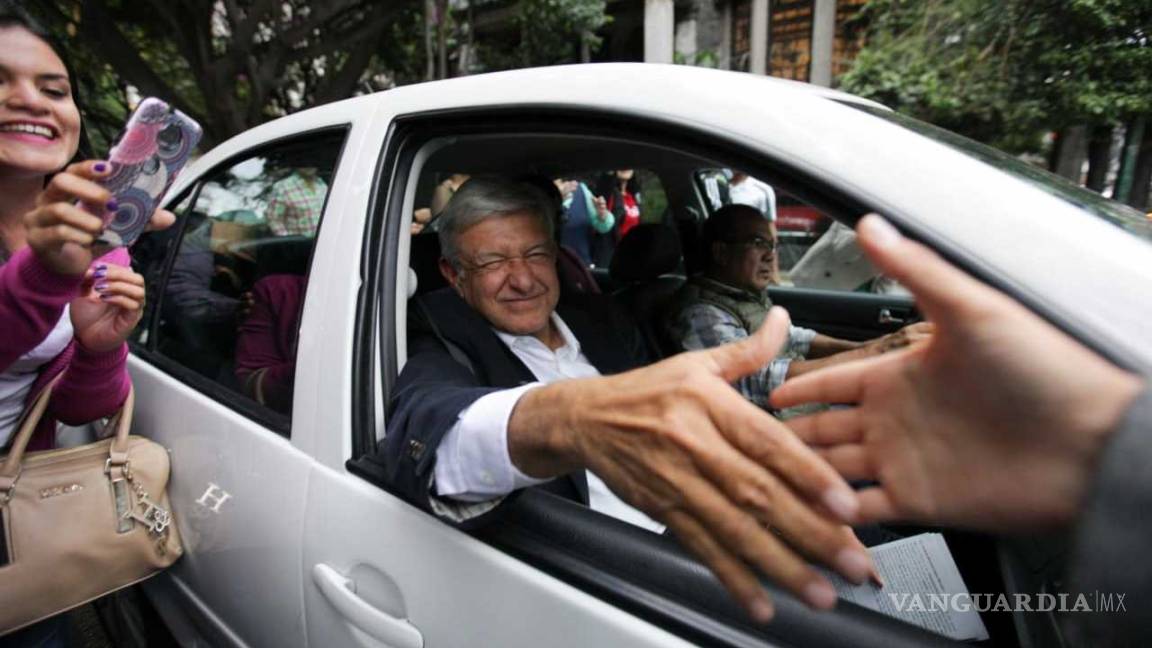 Fanático religioso advierte a AMLO que trabajar en sábado... ¡puede provocar sismos! (video)