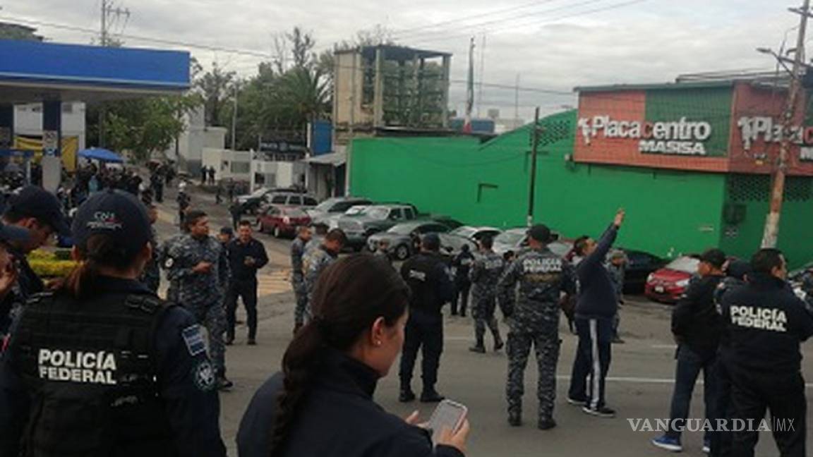 Federales 'rebeldes' liberan autopista México-Cuernavaca, Paseo de la Reforma y Periférico