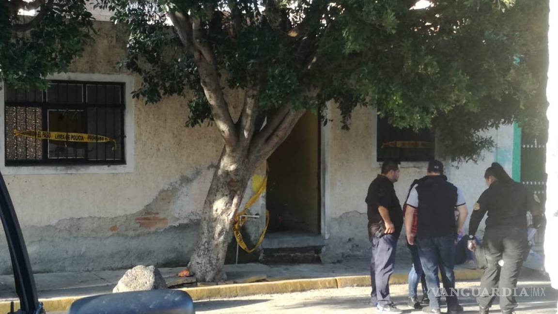 Encuentran diez cuerpos en fosa dentro de una casa en Guadalajara