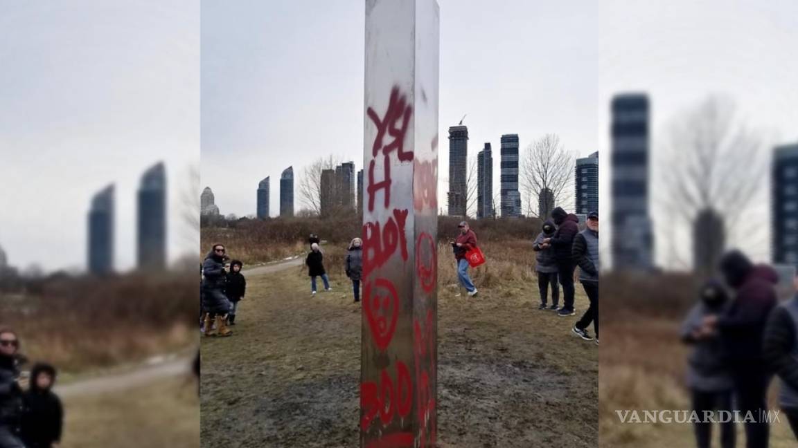 Aparece primer monolito del 2021 en Canadá y lo vandalizan