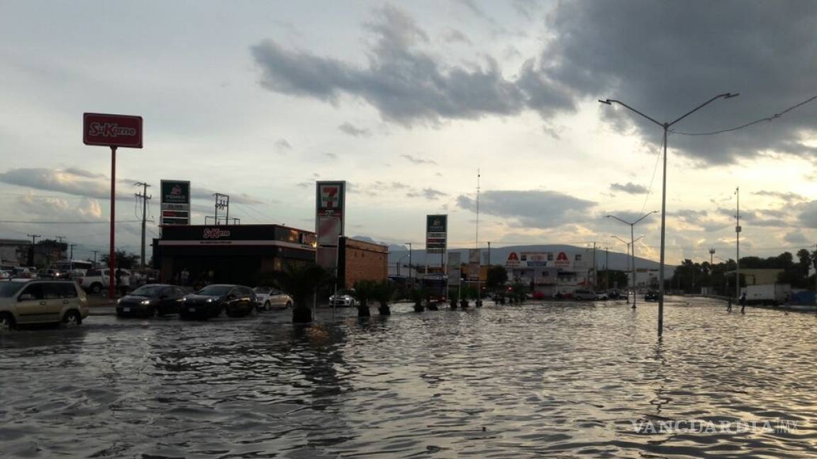 Encharcamientos, inundaciones y deslaves se presentan en varios puntos de Nuevo León