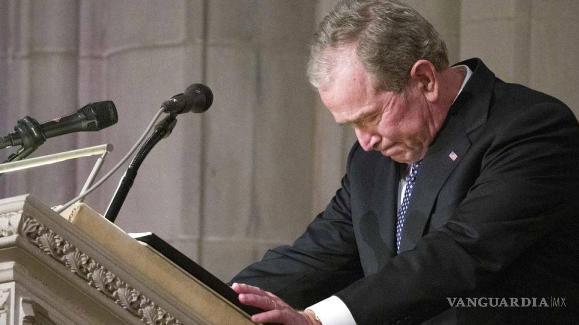El expresidente George W. Bush rompe en llanto al despedir a su padre