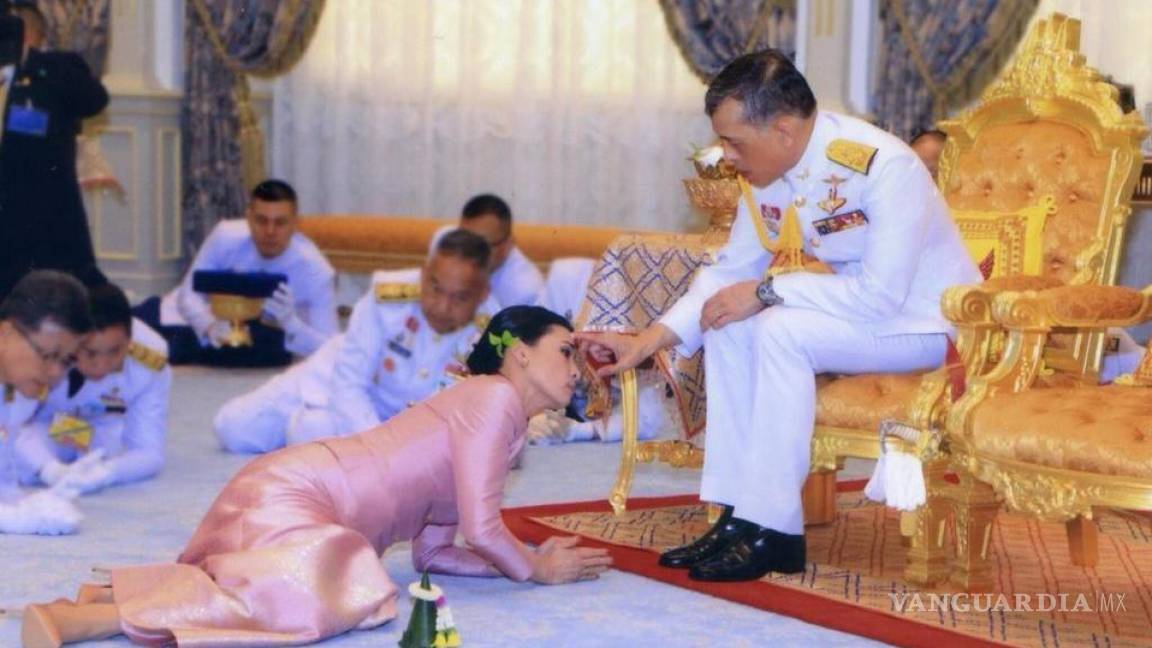 Rey de Tailandia se casa por sorpresa con su &quot;guardaespaldas&quot;