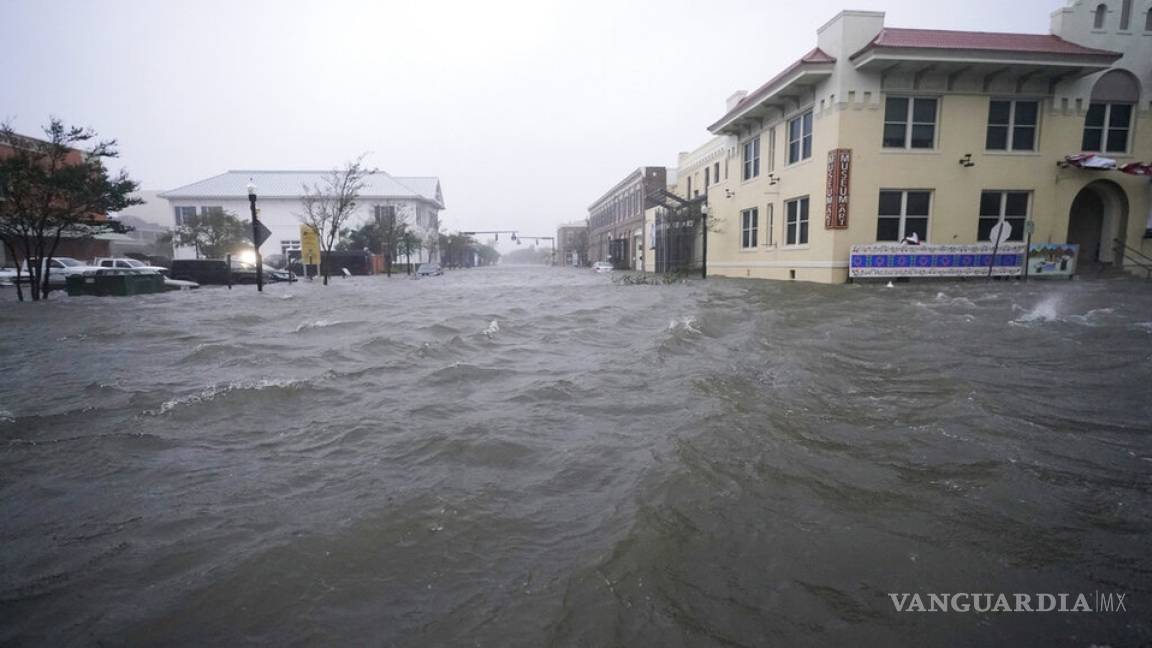 Sally se debilita a tormenta tropical tras inundar Alabama y Florida