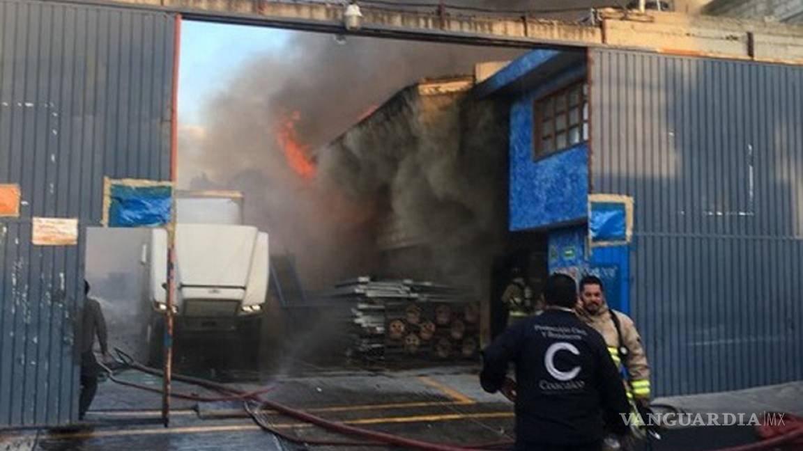 Incendio en fábrica de químicos en Coacalco, Edomex, deja 30 lesionados