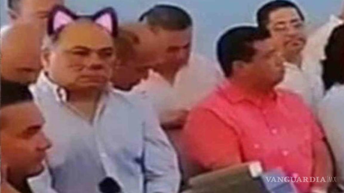 Ponen orejas de gato al Gobernador de Guerrero