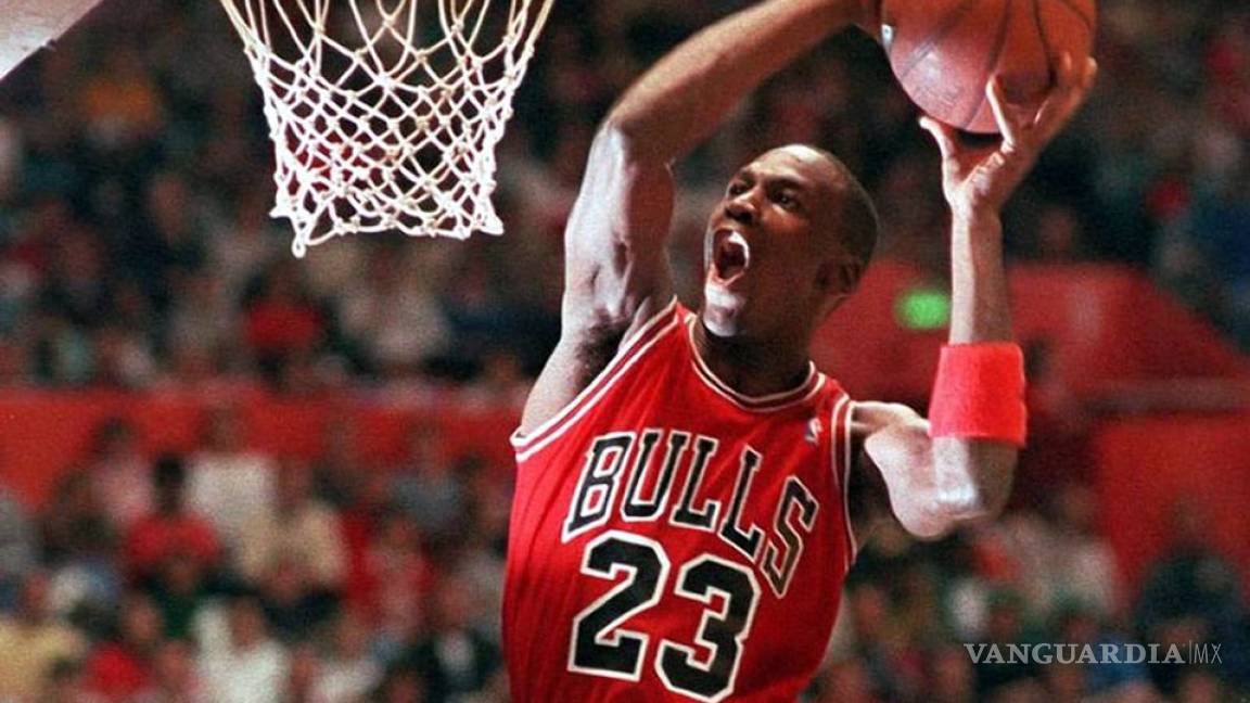Michael Jordan tenía que ir de madrugada por la despensa para que no lo molestaran