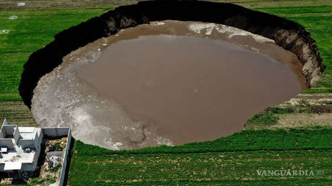 $!Socavón en Puebla no deja de crecer, ya mide casi cien metros
