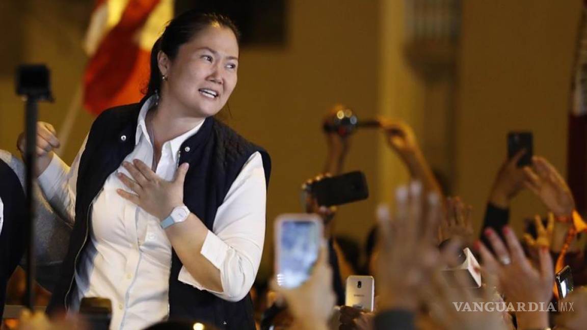 Keiko Fujimori sale de prisión entre ovaciones