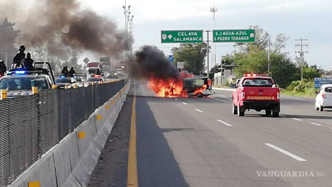 Regresa la inseguridad a Guanajuato, habitantes bloquean carretera por muerte de presunto delincuente