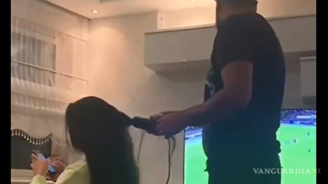 Un hombre arruina el cabello de su novia por culpa de la Champions