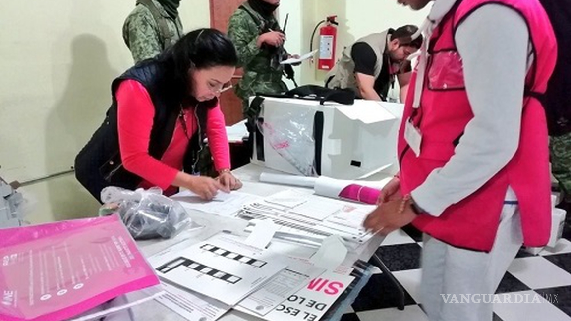 $!La participación de los ciudadanos es clave para la imparcialidad en el proceso de conteo.