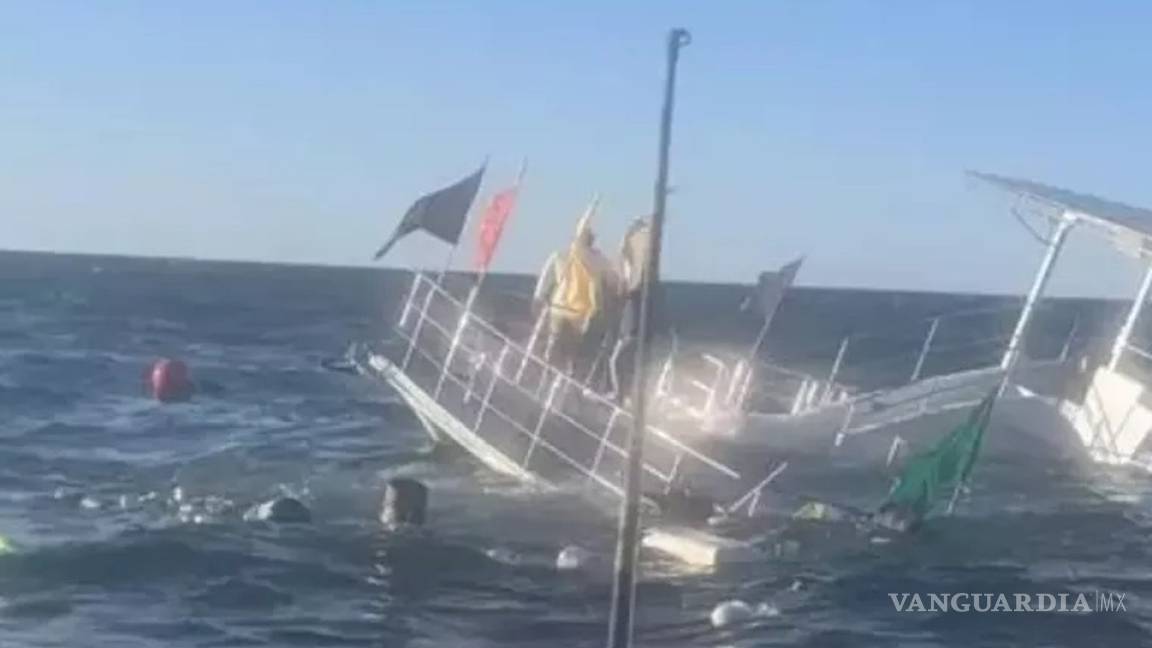 Se hunde barco con 60 turistas en Puerto Vallarta