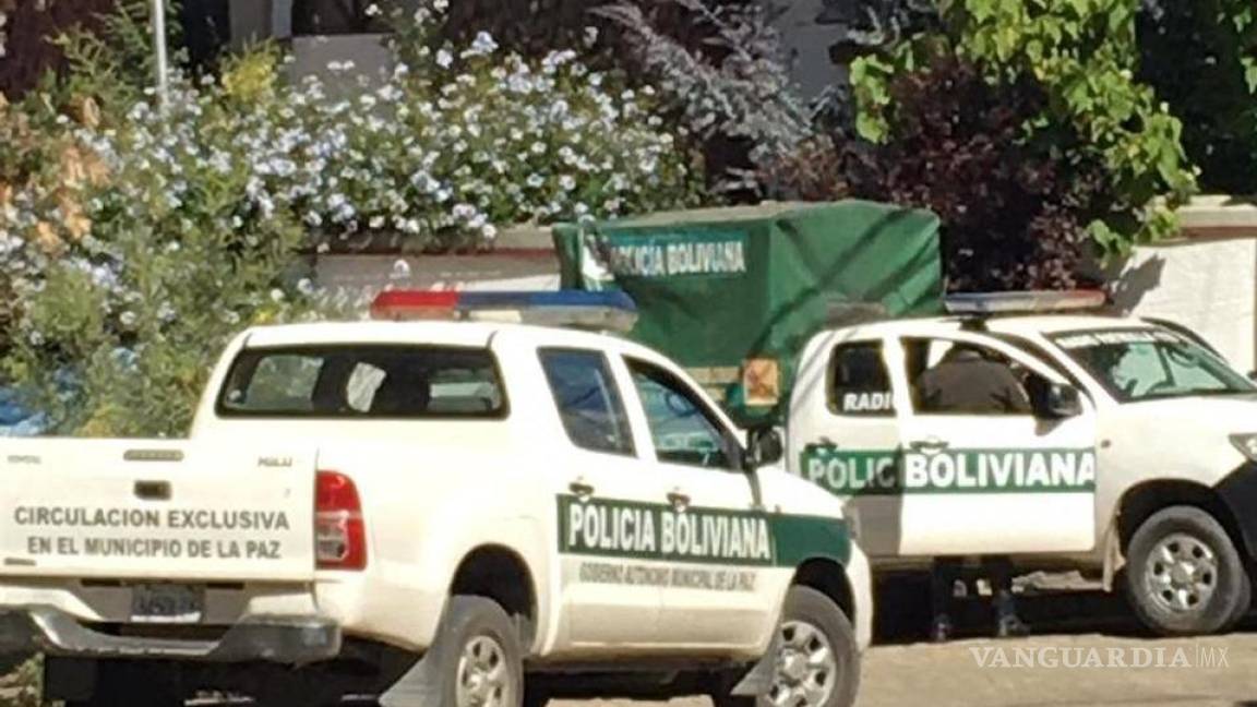 Gobierno de Bolivia responde que asedio a embajada de México fue para protegerla de ataque