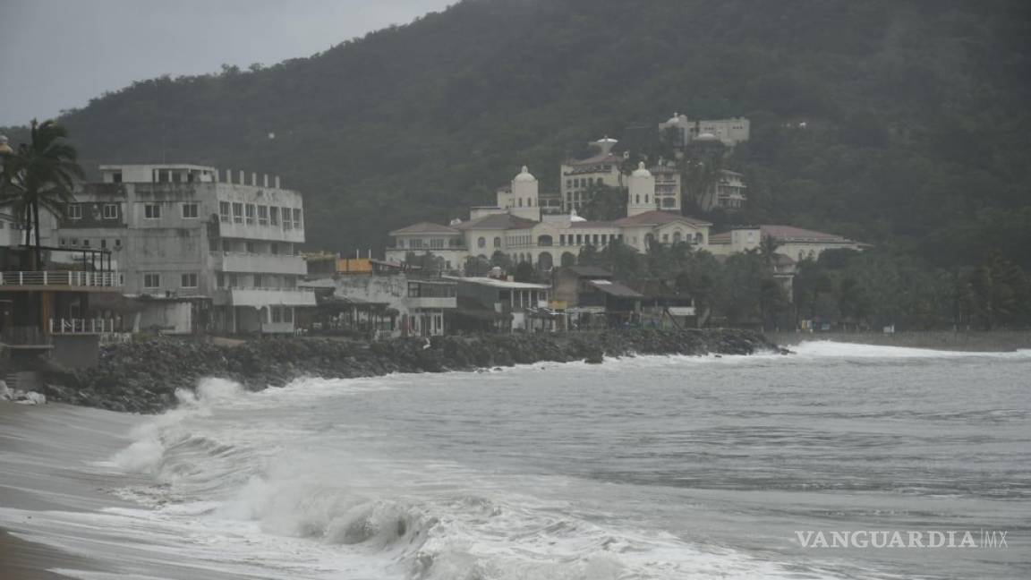 Ante llegada de 'Willa', evacuan hoteles de Puerto Vallarta