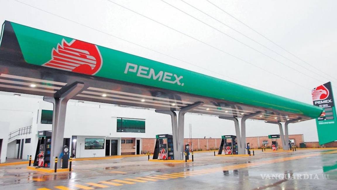 Fitch Ratings recorta calificación de Pemex ante deterioro crediticio y caída del petróleo