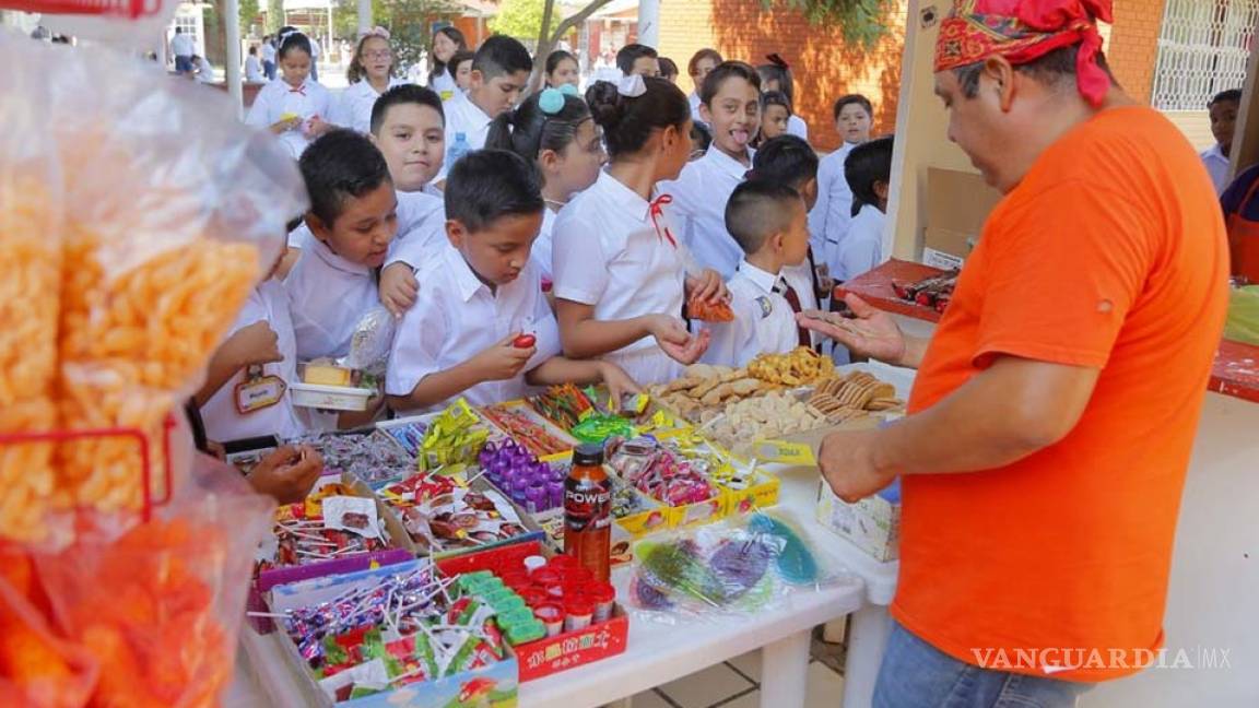 Proponen en Coahuila prohibir la venta de comida chatarra a los niños