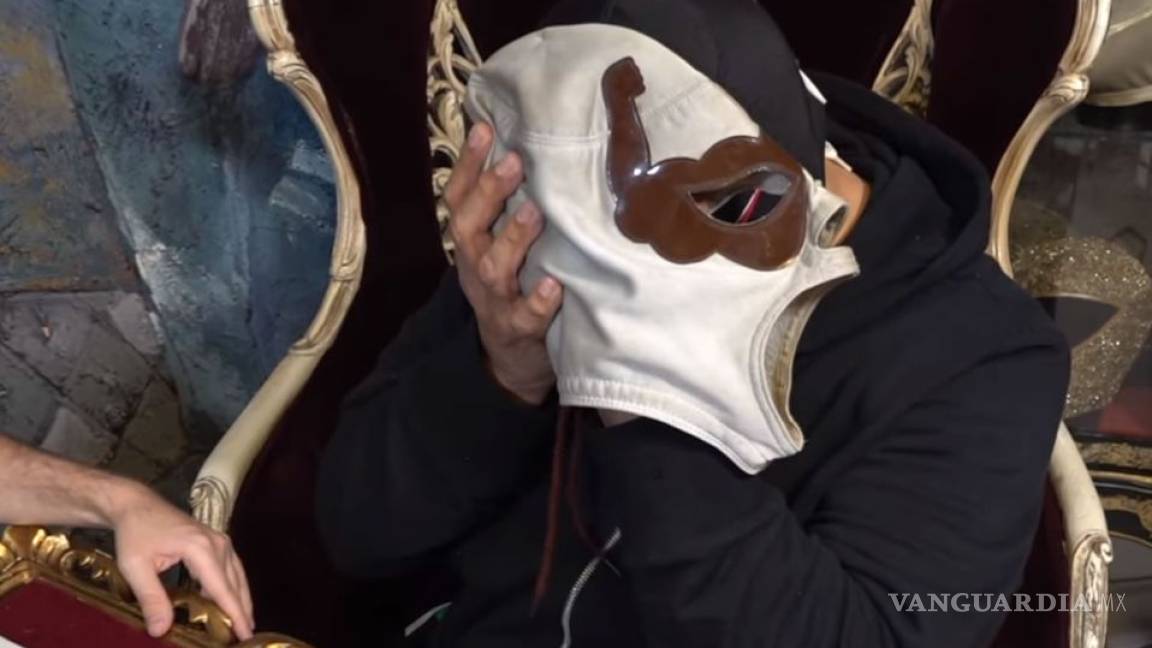 Entre lágrimas, Villano IV vende la máscara que le ganó al Brazo de Plata