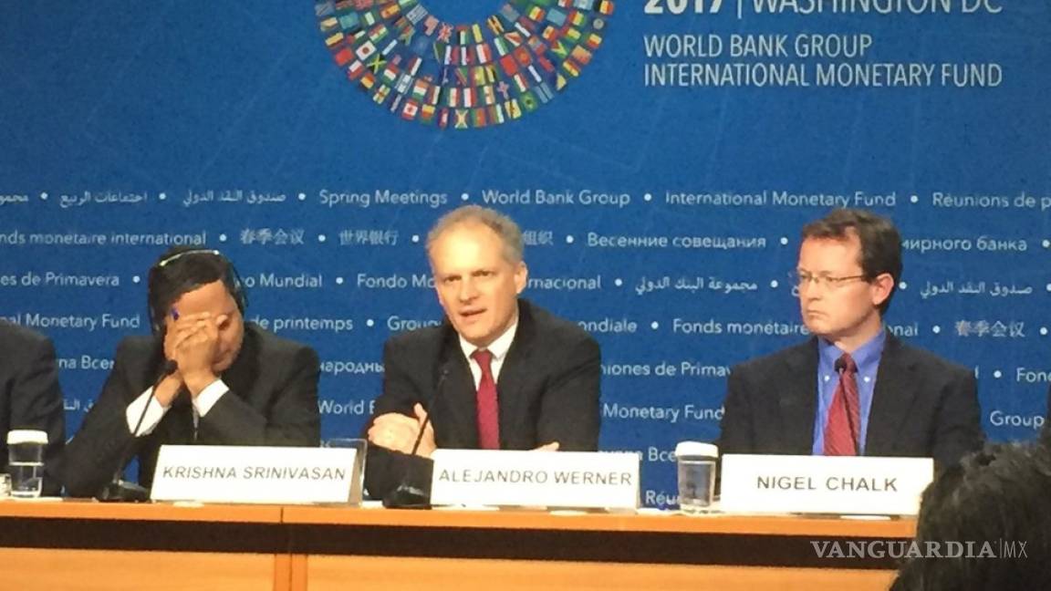Estimaciones del FMI son adivinanzas, dice Urzúa; el organismo le responde