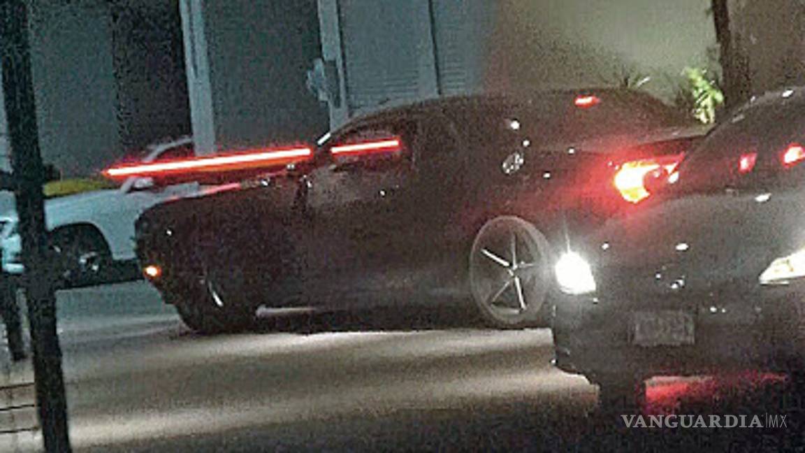 $!Captan a Gabriel Soto saliendo del departamento de Irina Baeva (fotos)