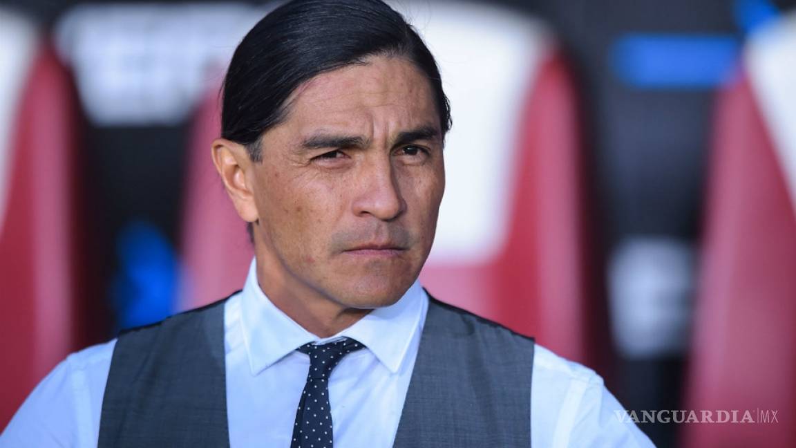 Gobernador de Sinaloa se adelanta y presenta al nuevo técnico de Mazatlán FC